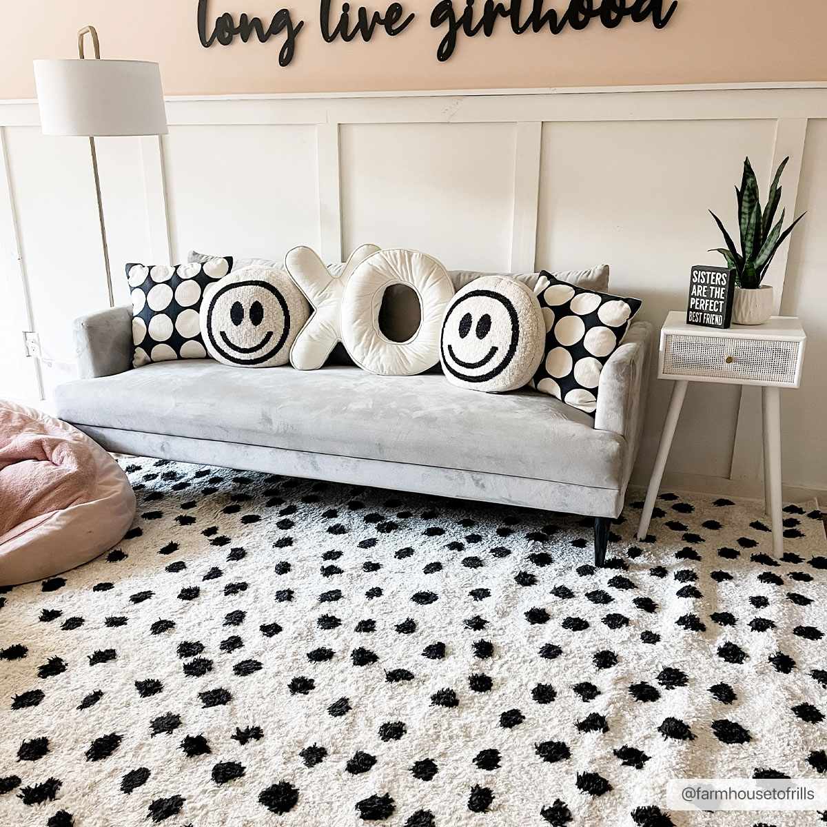 Cansu-Black-_-White-Area-Rug-8x10-_28HRDOCANSAA1-07101000_29---farmhousetofrills-1.jpg