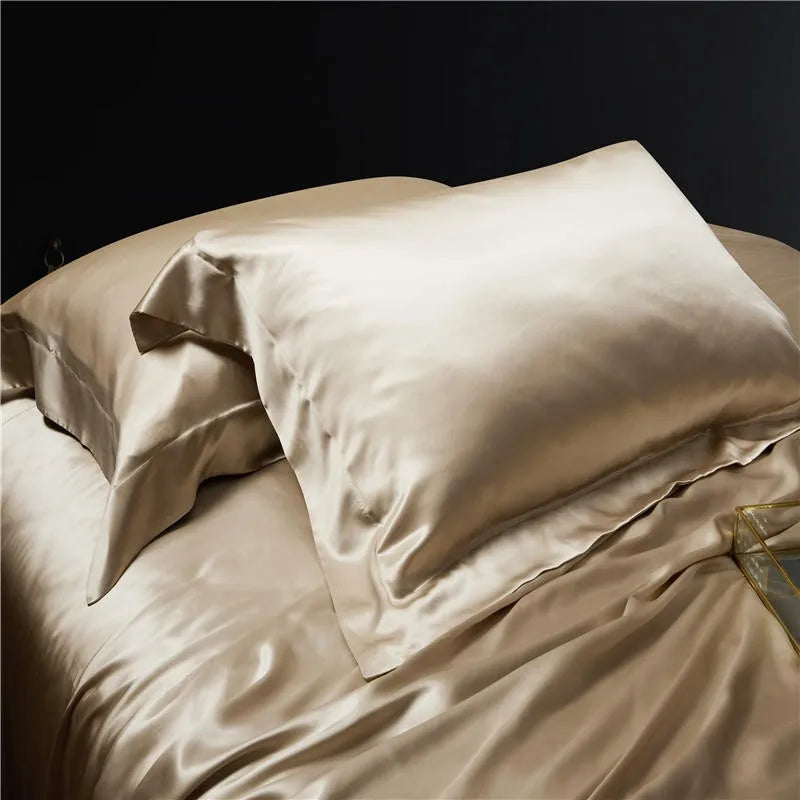 Golden Daylily Mulberry Silk Duvet Set pillows