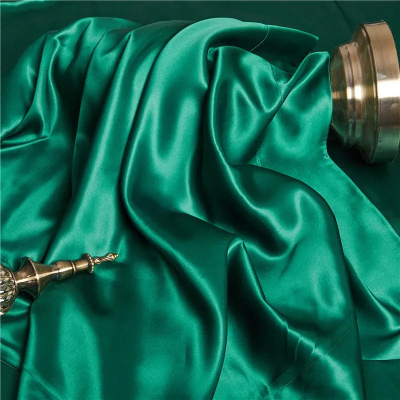 Ivy Vine Mulberry Silk Duvet Set fabric