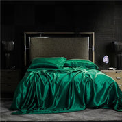 Ivy Vine Mulberry Silk Duvet Set - front