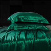 Ivy Vine Mulberry Silk Duvet Set pillows