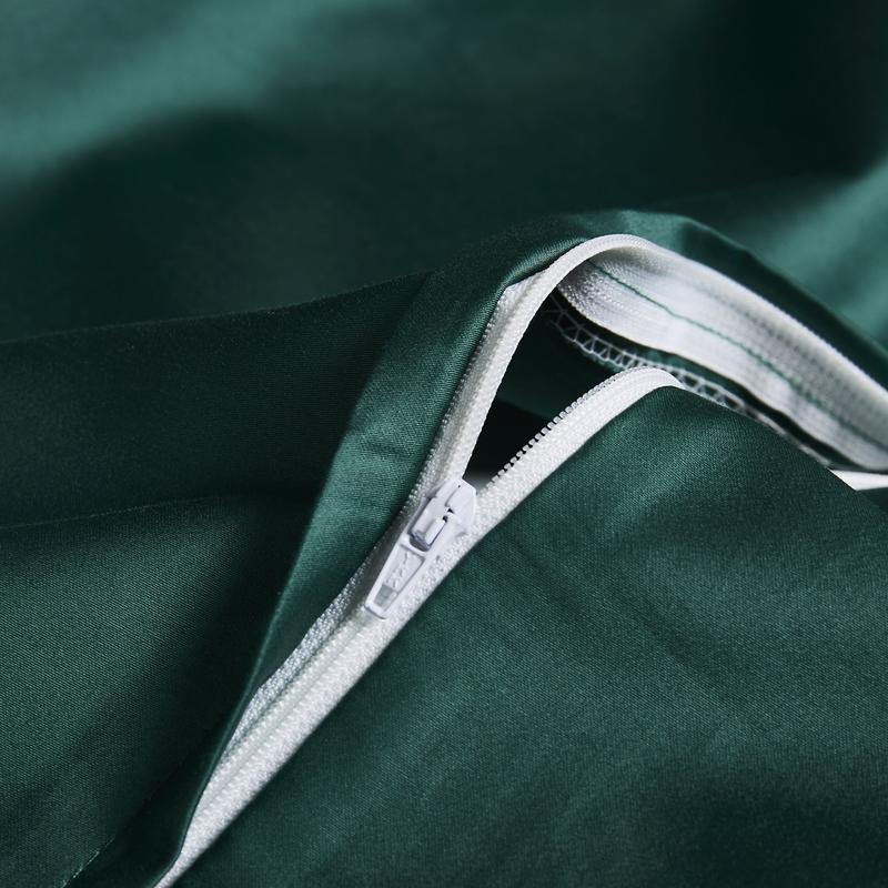 Duvet Zipper from the Emerald Honey Bee Bedding Set