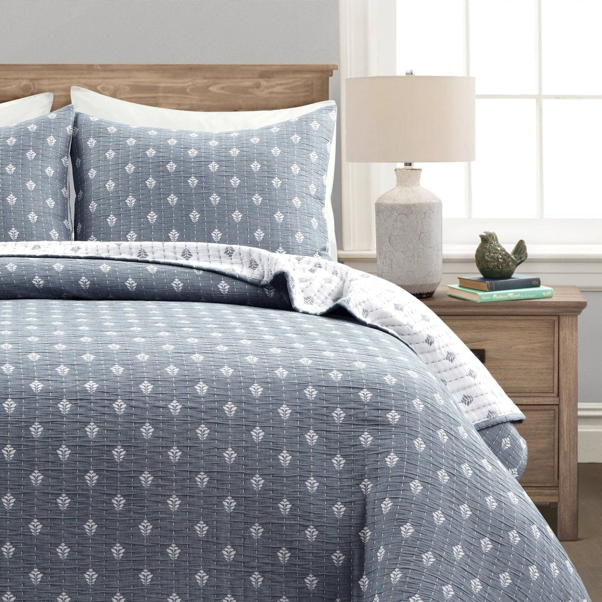 16T006704-HYGGE-KANTHA-PICK-STITCH-YARN-DYED-COTTON-JACQUARD-3-PC-NAVY-OFF-WHITE-QUILT-FULL-QUEEN-194938010283.jpg