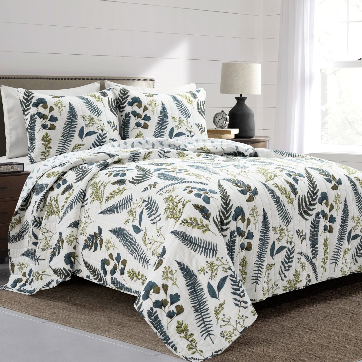 16T007676-DEVONIA-ALLOVER-3-PC-WHITE-GREEN-QUILT-FULL-QUEEN-194938020435.jpg