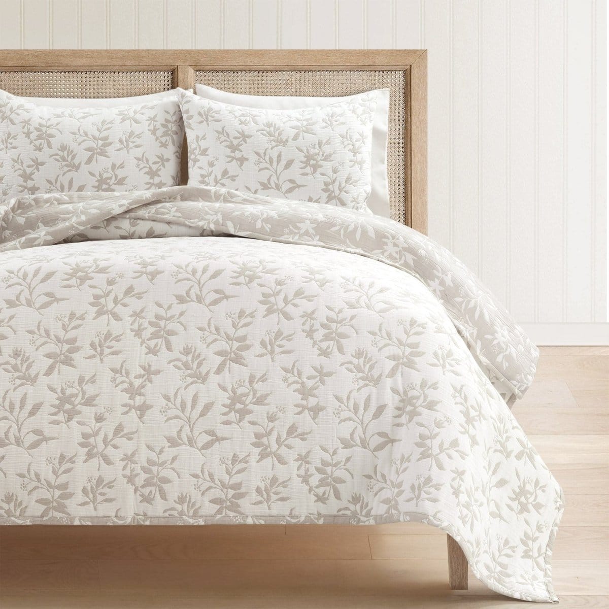 194938058742-FLORAL-JACQUARD-REVERSIBLE-SOFT-MATELASSE-QUILT-NEUTRAL-3PC-SET-KING-CAL-KING-ALT-1.jpg