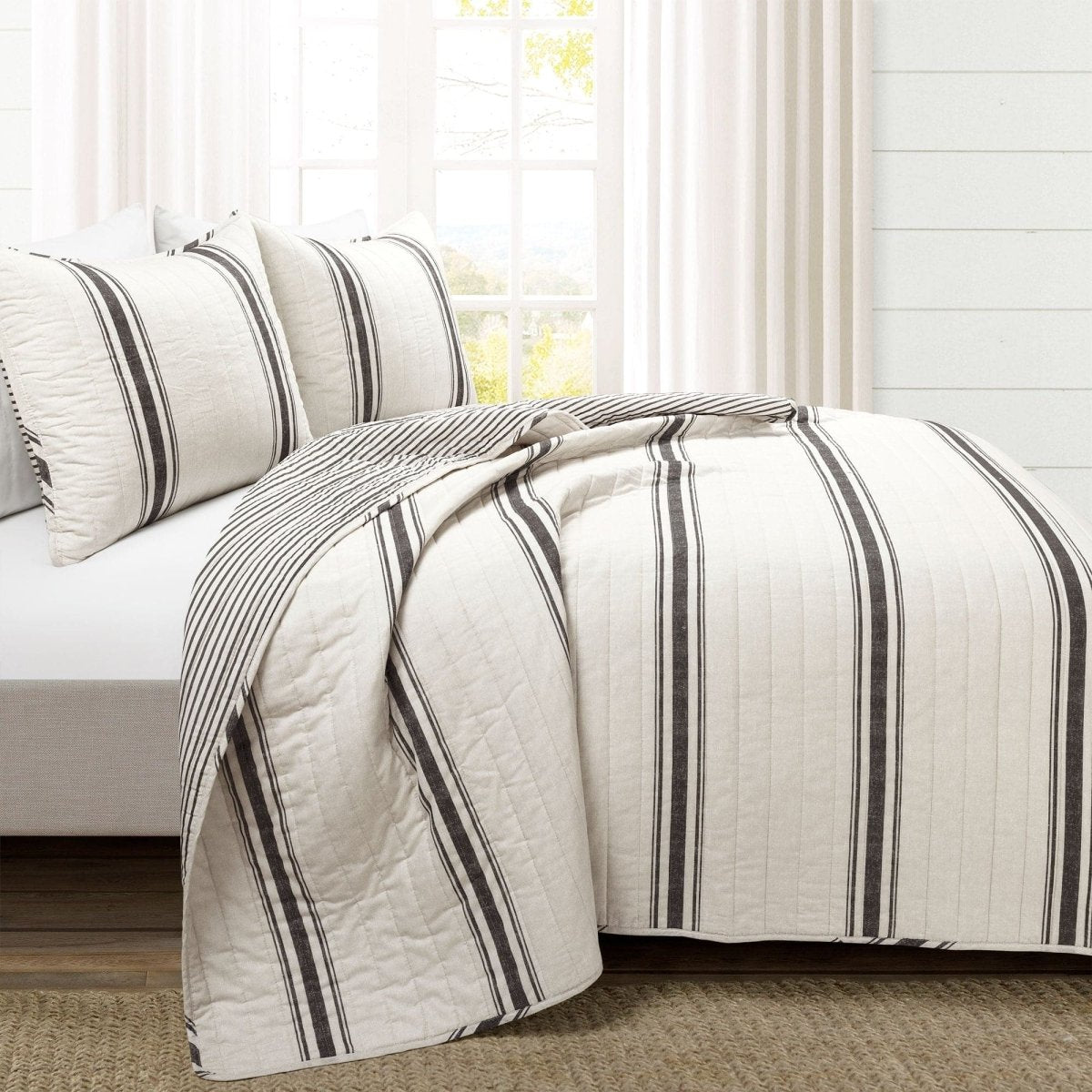 21T011010-FARMHOUSE-STRIPE-3-PC-BLACK-QUILT-KING-194938037501-ALT-1.jpg