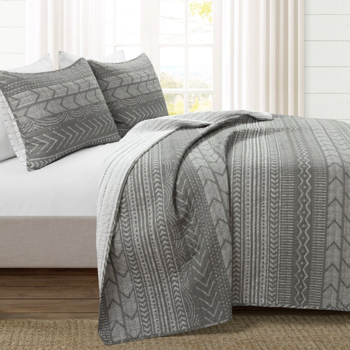 21T011300-HYGGE-GEO-3-PC-CHARCOAL-QUILT-FULL-QUEEN-194938040259-ALT-1.jpg