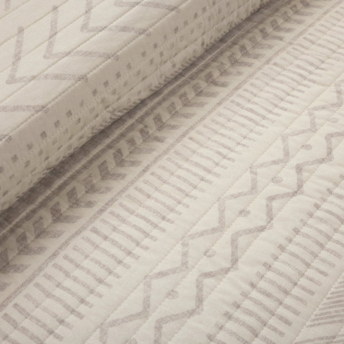 21T011302-HYGGE-GEO-3-PC-WHEAT-QUILT-FULL-QUEEN-194938040273-ALT-2.jpg