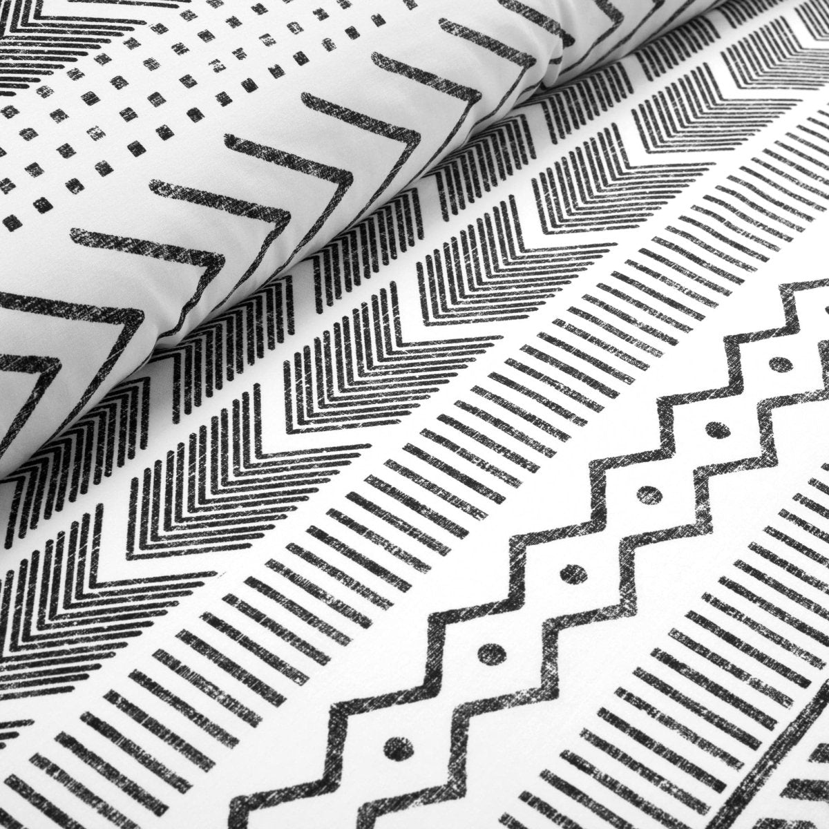 21T011683-HYGGE-GEO-3-PC-BLACK-WHITE-DUVET-FULL-QUEEN-194938042819-ALT-2.jpg