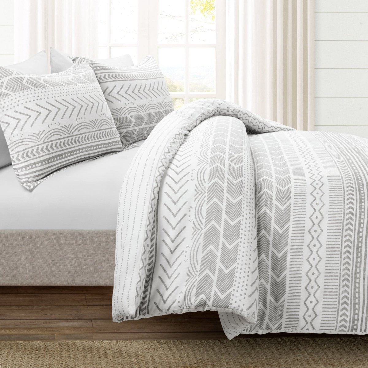 21T011687-HYGGE-GEO-3-PC-GRAY-WHITE-DUVET-FULL-QUEEN-194938042857-ALT-1.jpg