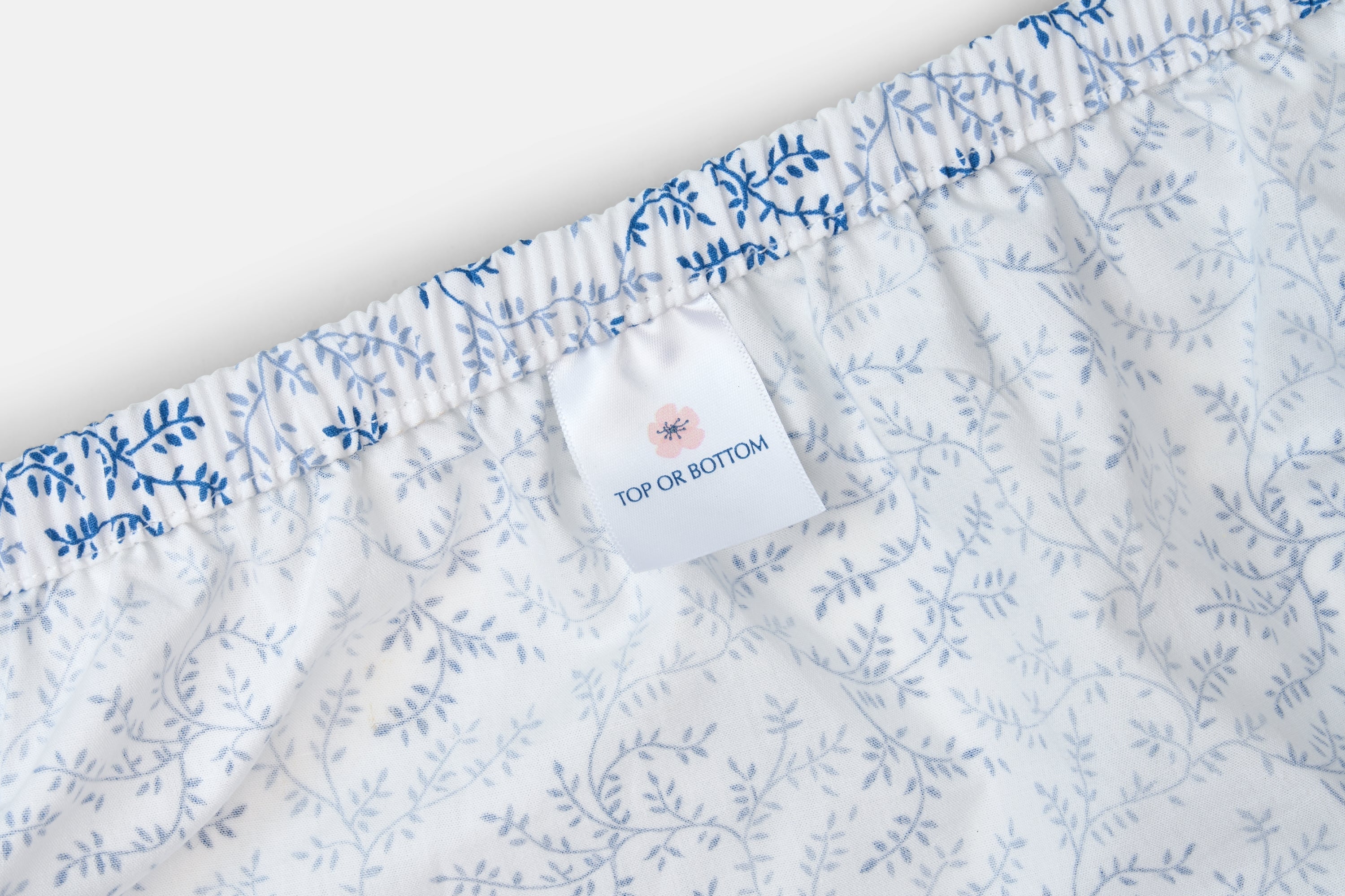 Bed_Sheet_Print_Cotton_Made_in_USA_Elastic_Close_Up2.jpg