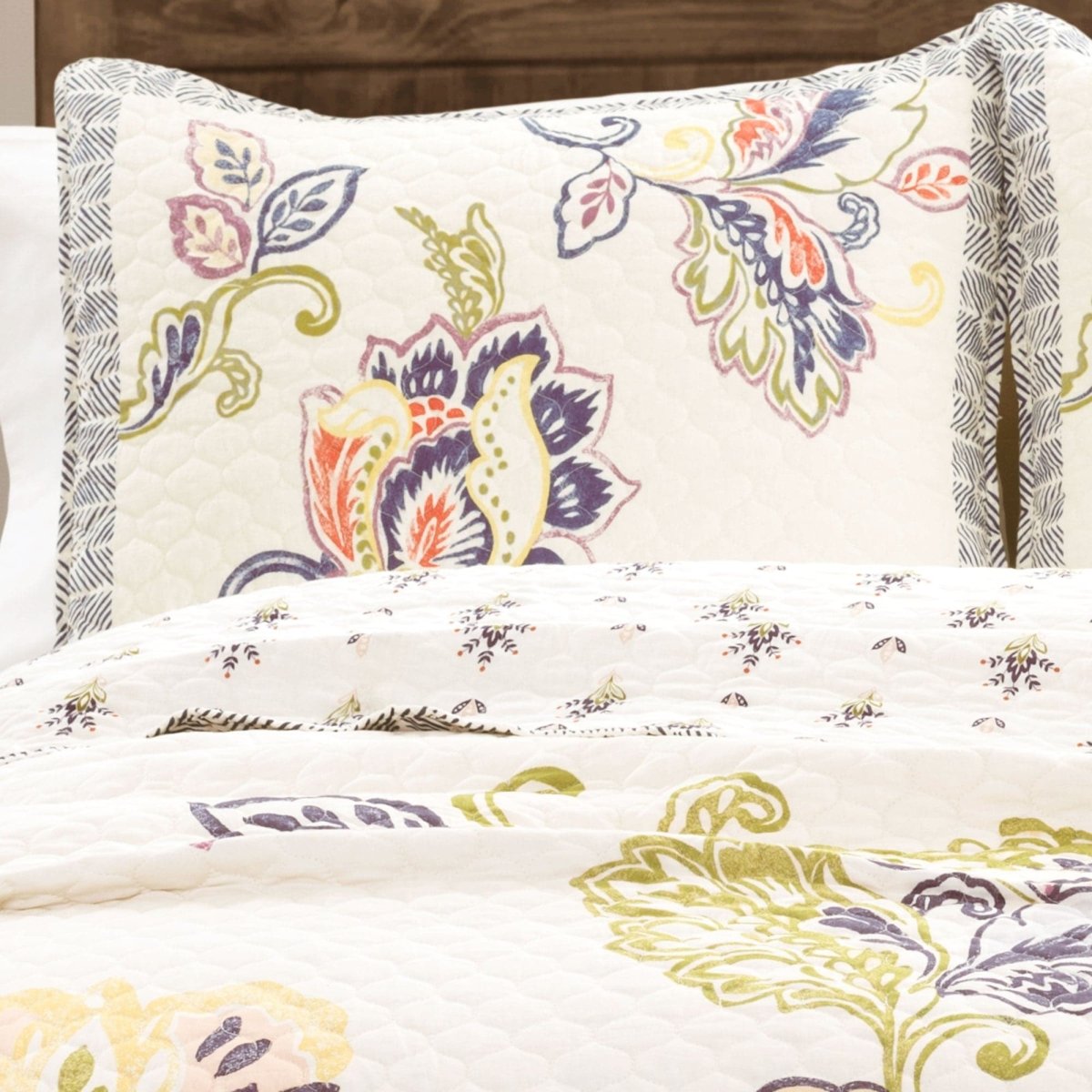 C39830P15-000-ASTER-3-PC-CORAL-NAVY-QUILT-FULL-QUEEN-848742039830-ALT-1.jpg