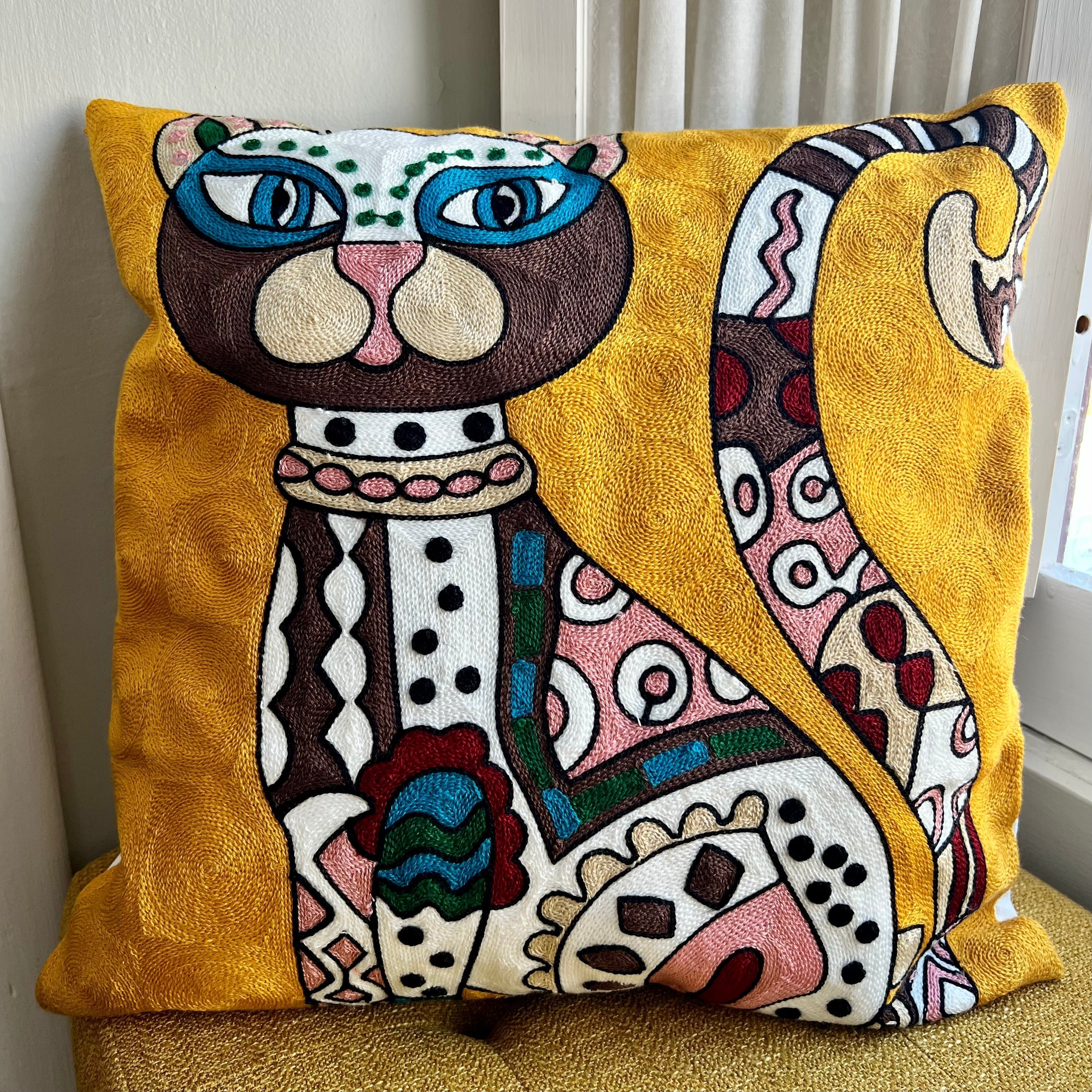 Gold-Abstract-Art-Inspired-Cat-Embroidered-Pillow-Cover-2.jpg