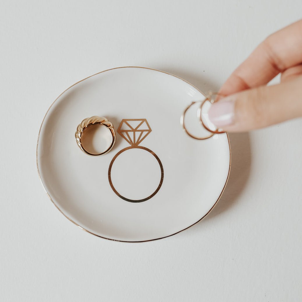 JD008-ENGAGEMENT-RING-GOLD-DETAIL-JEWELRY-DISH-TRINKET-TRAY-SWEET-WATER-DECOR-2-155277.jpg