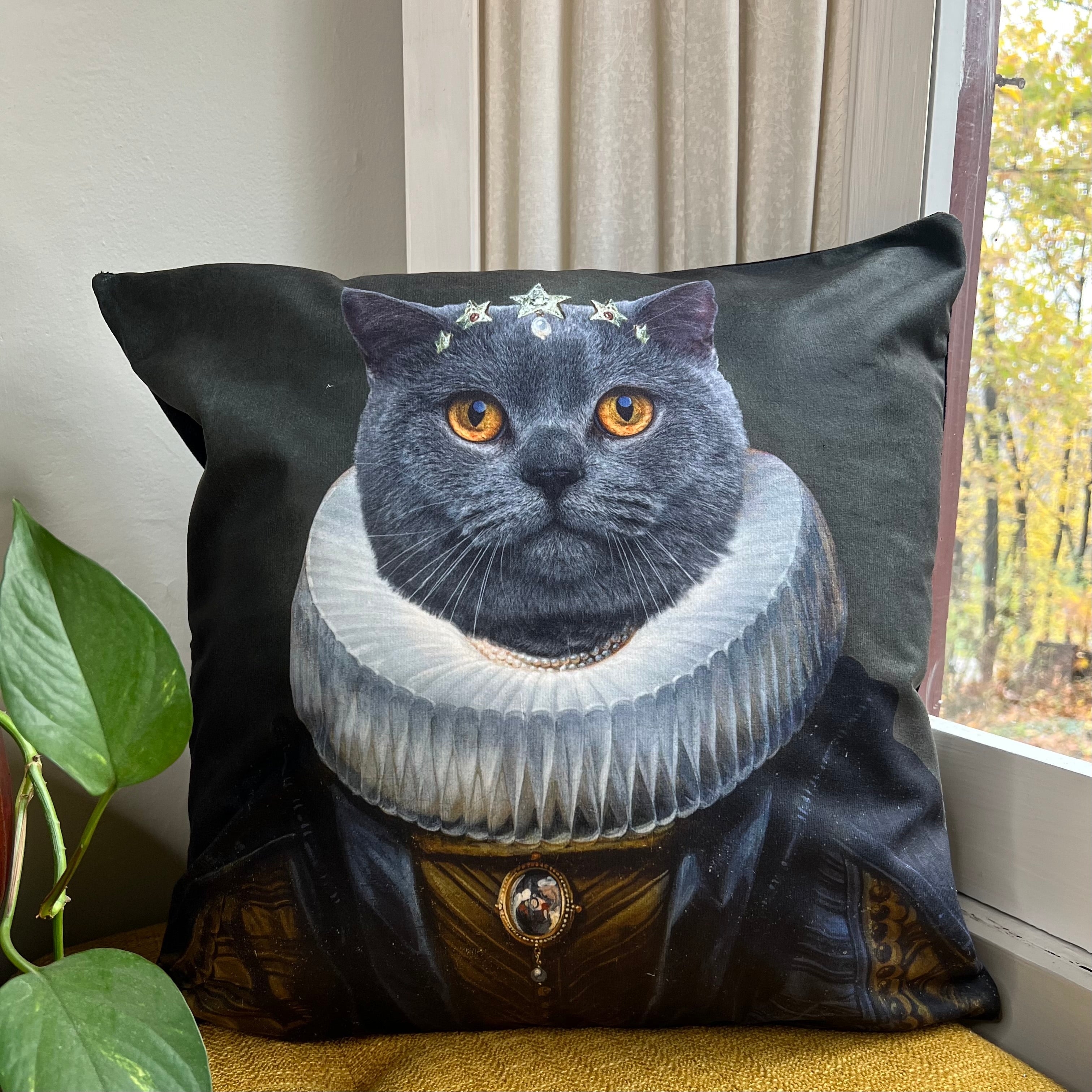 Queen-Kitty-Pillow-Cover-2.jpg