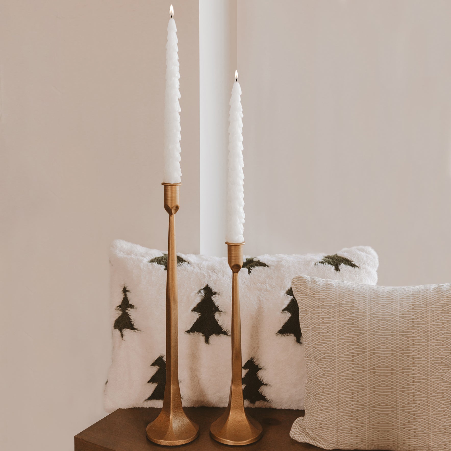 TC002-WHITE-CHRISTMAS-TREE-TAPER-CANDLES-LISTING-1.jpg