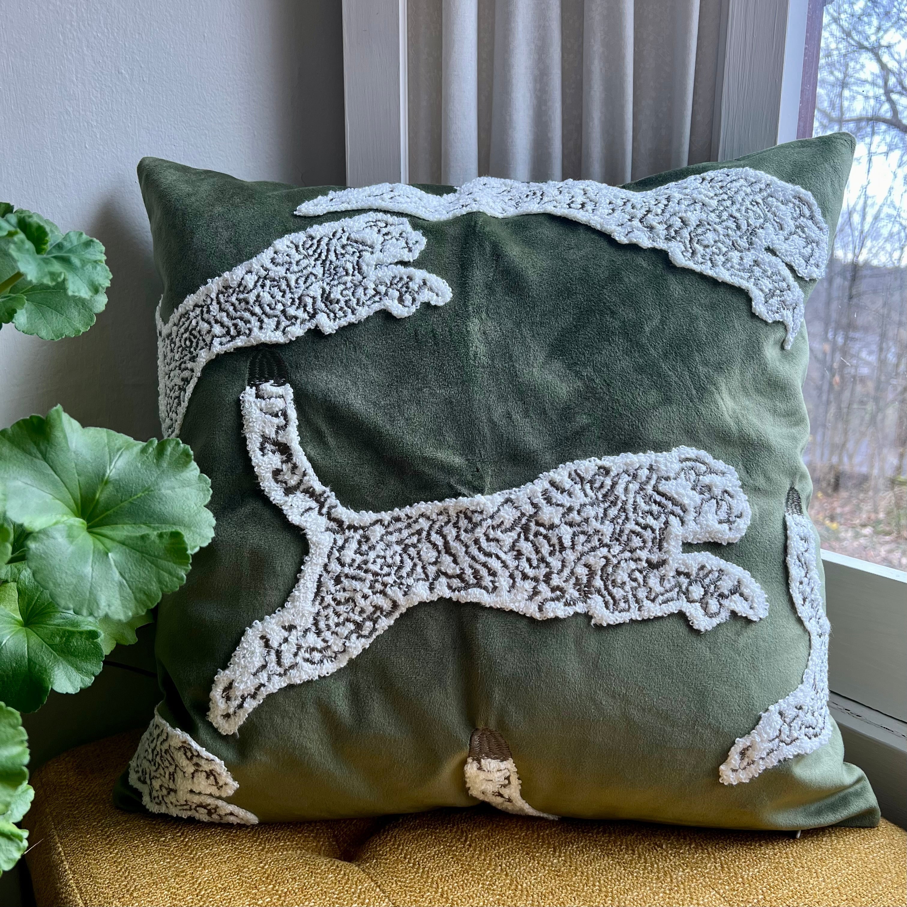 Tufted-Tiger-Velvet-Pillow-Cover.jpg