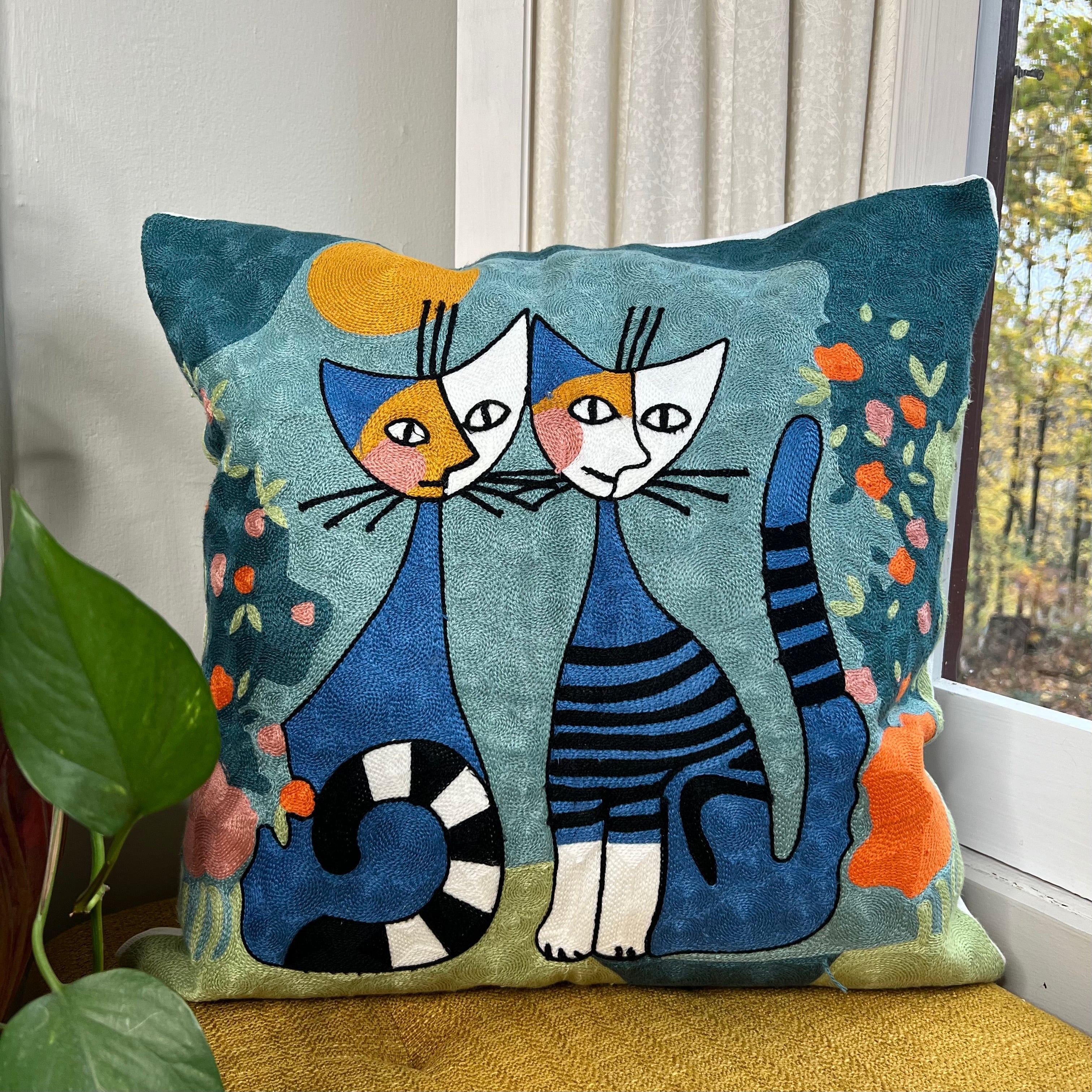 Twin-Siamese-Cats-Embroidered-Pillow-Cover-Cat-Lovers-Collection-2.jpg