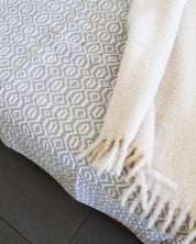 Casa Cubita Throw Blanket