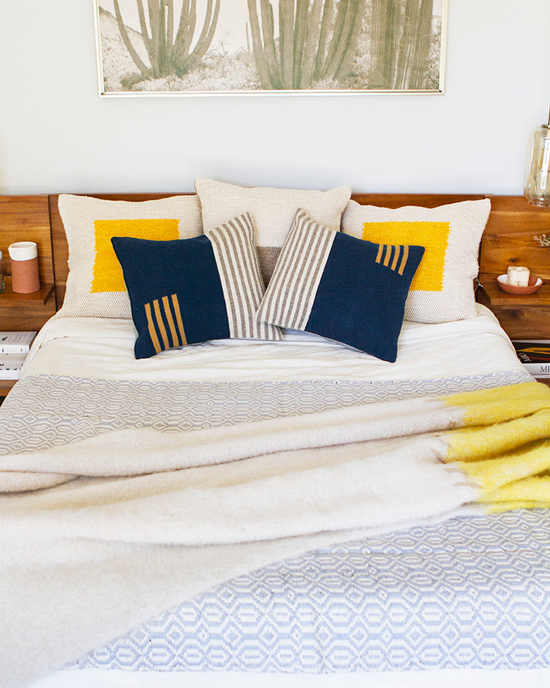 Casa Cubita Throw Blanket on Bed