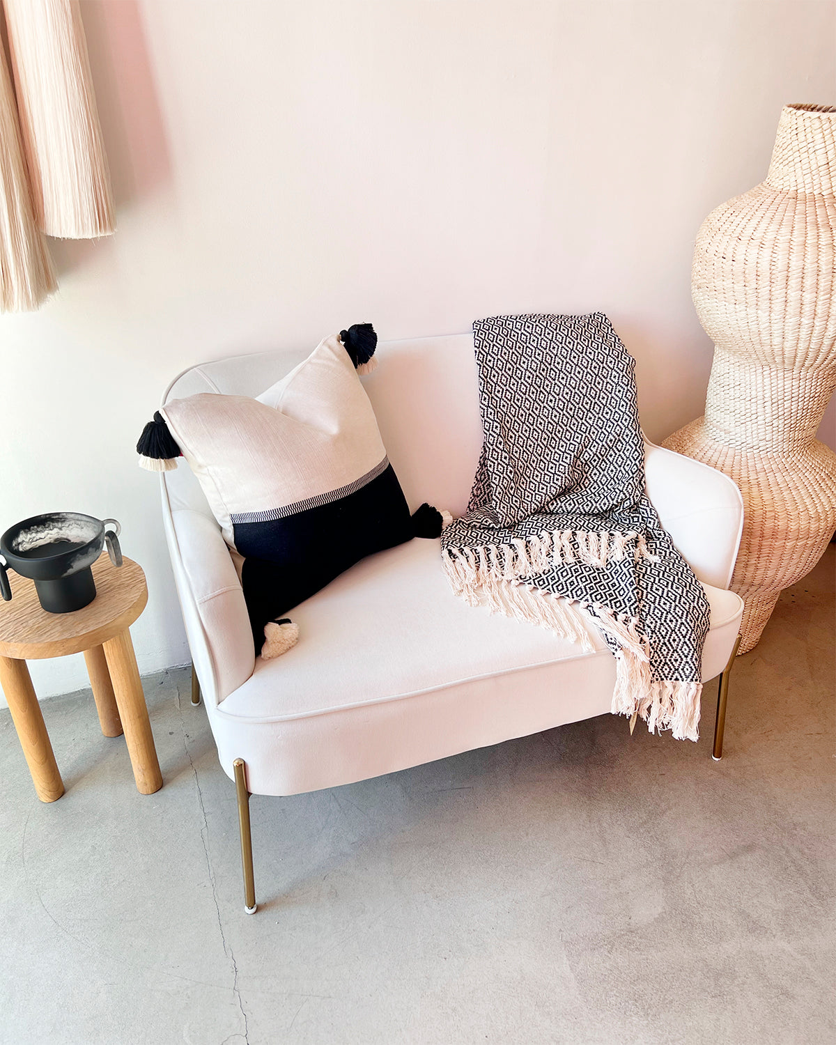 Casa Cubita Throw Blanket on Couch