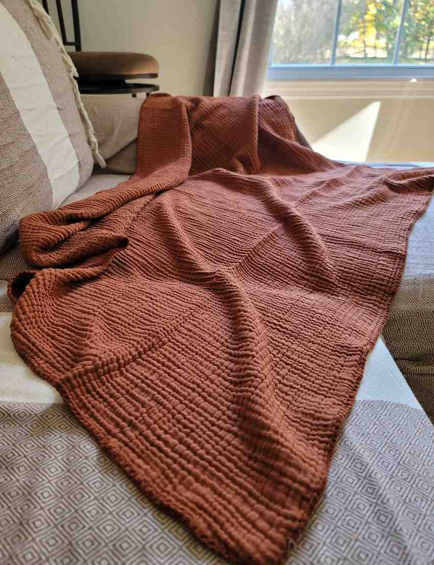 quilted-muslin-cotton-blanket-accordion-design-brown-second.jpg